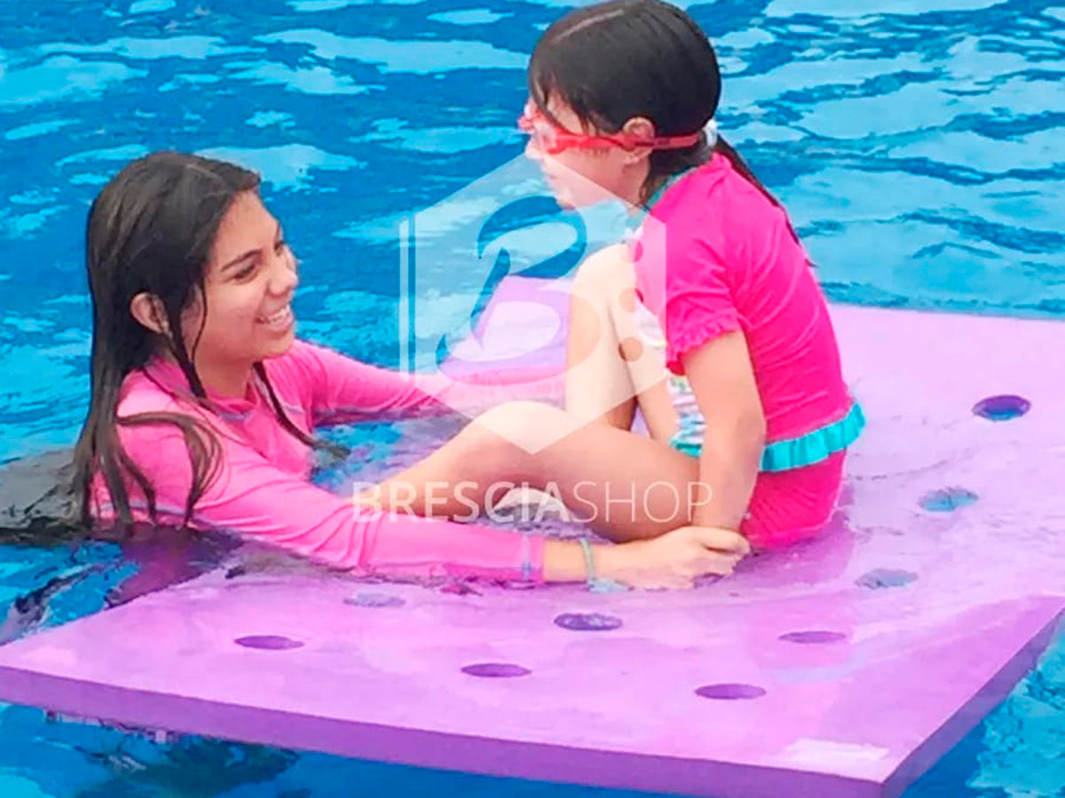 Isla Perforada de Eva Apoyo en el Agua